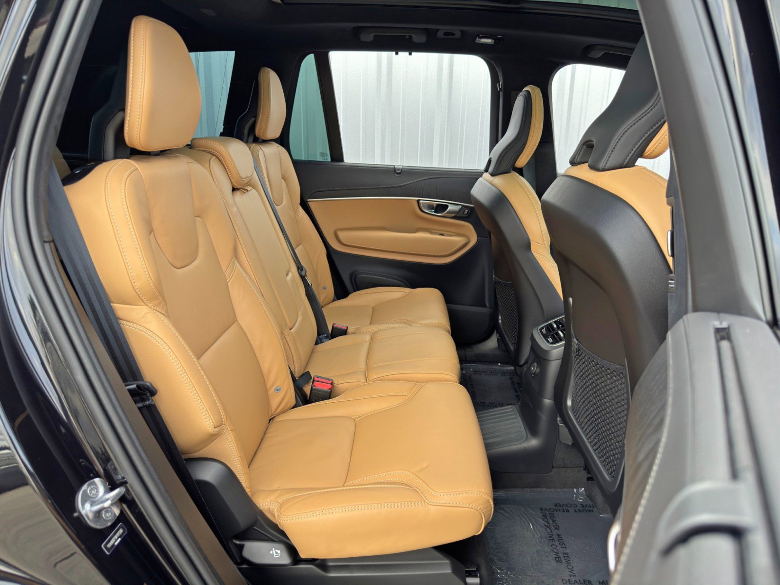 Used 2024 Volvo XC90 T8 Ultimate w/ Lounge Package image 40