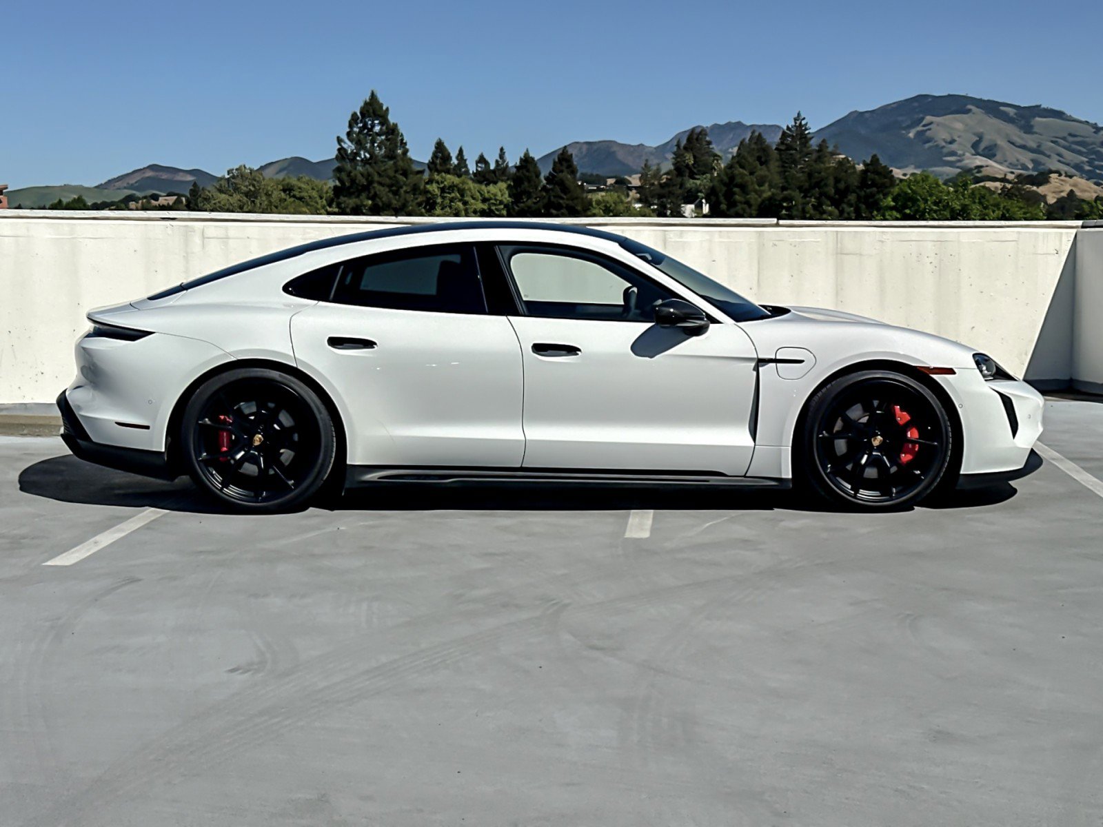 Certified 2023 Porsche Taycan GTS image 9