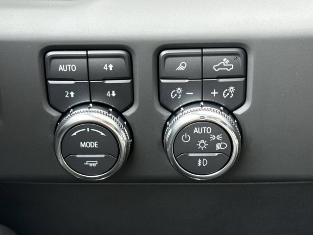 Used 2025 GMC Sierra 3500 AT4 w/ AT4 Preferred Package image 29