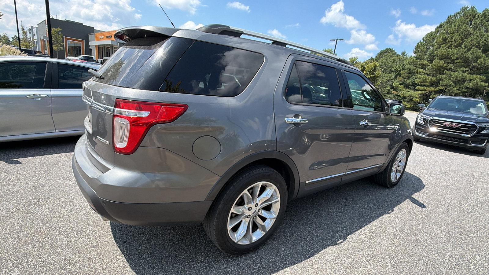 Used 2013 Ford Explorer XLT FWD image 8