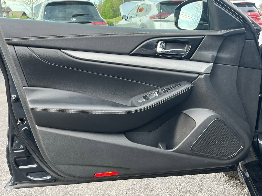 Used 2017 Nissan Maxima 3.5 SV FWD image 10