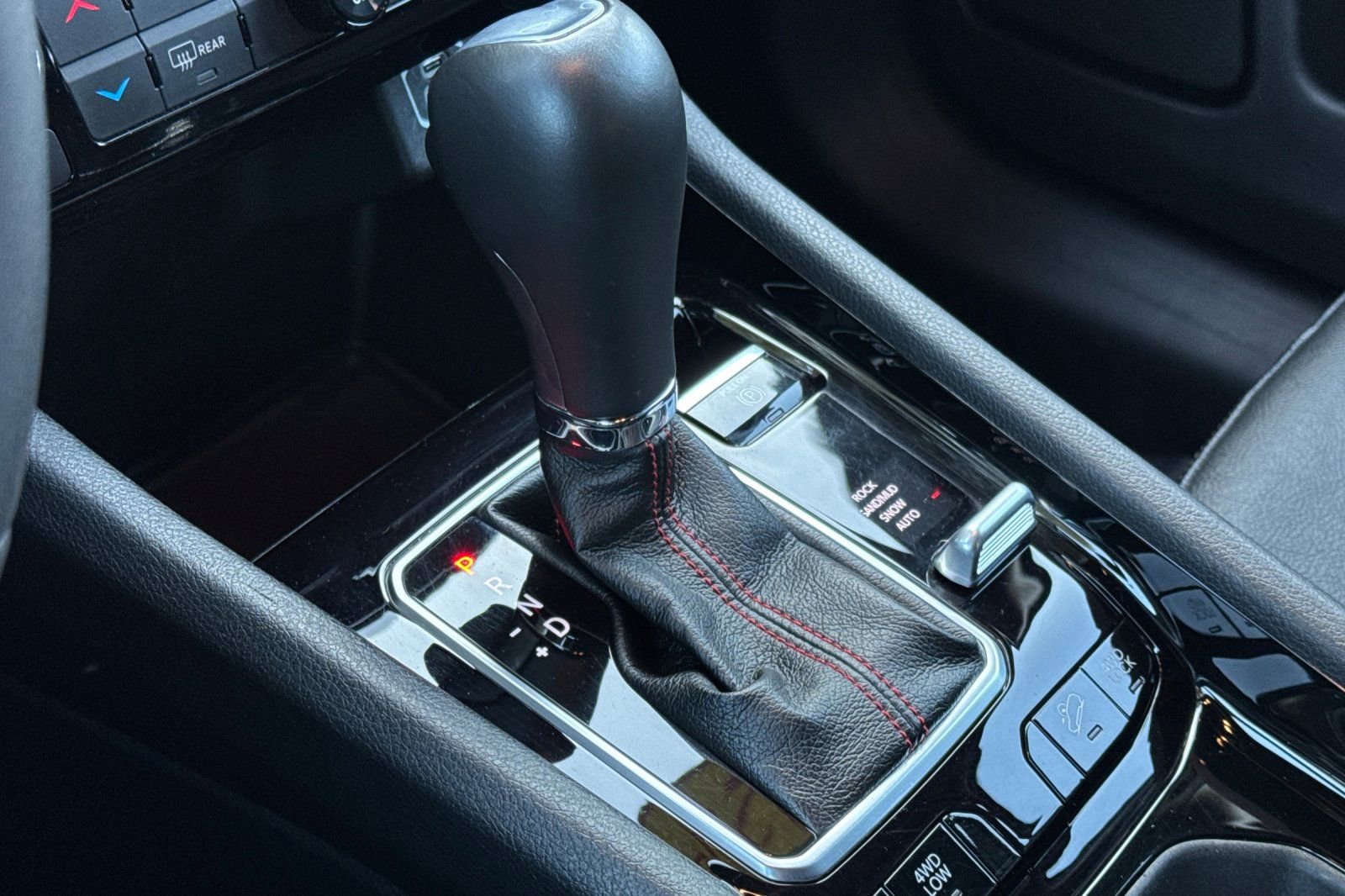 Used 2024 Jeep Compass Trailhawk image 24