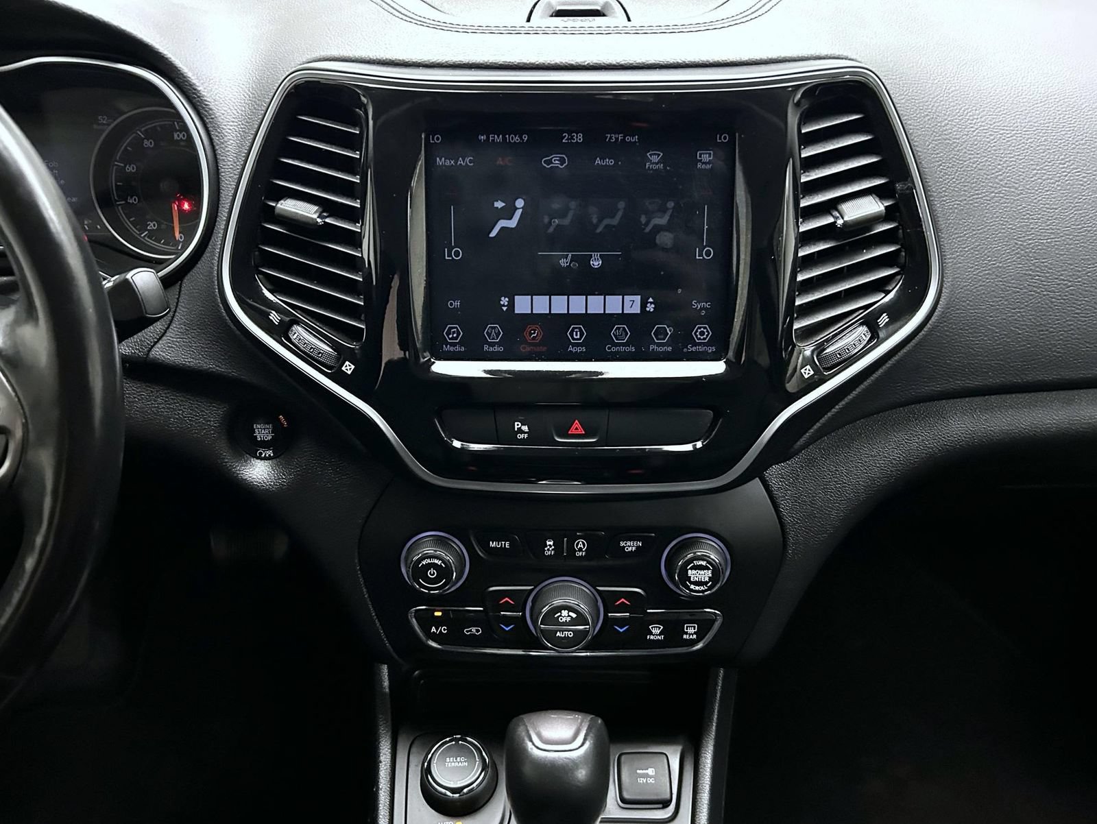 Used 2019 Jeep Cherokee Limited AWD/4WD image 13