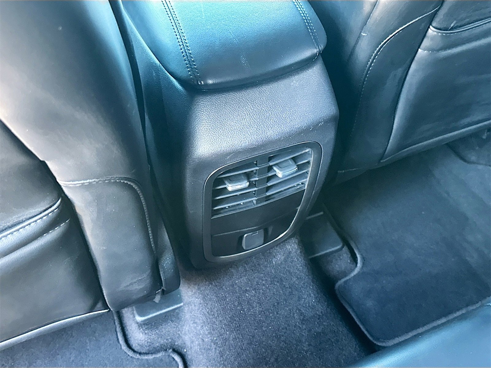 Used 2017 Lincoln MKC Select image 24