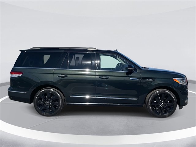 Used 2022 Lincoln Navigator Black Label image 3
