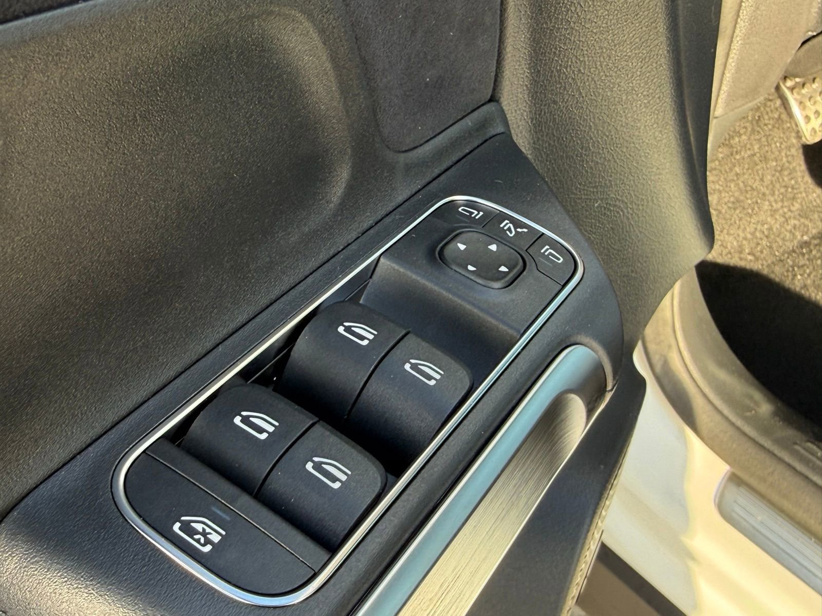 New 2026 Mercedes-Benz GLB 35 AMG 4MATIC image 16