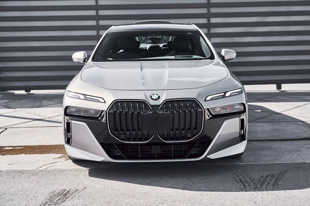 Used 2024 BMW 760i xDrive image 14