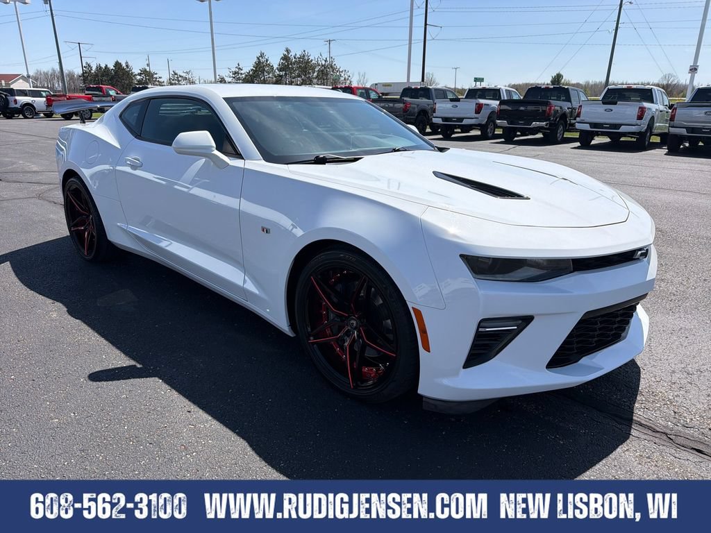 Used 2018 Chevrolet Camaro SS RWD image 7