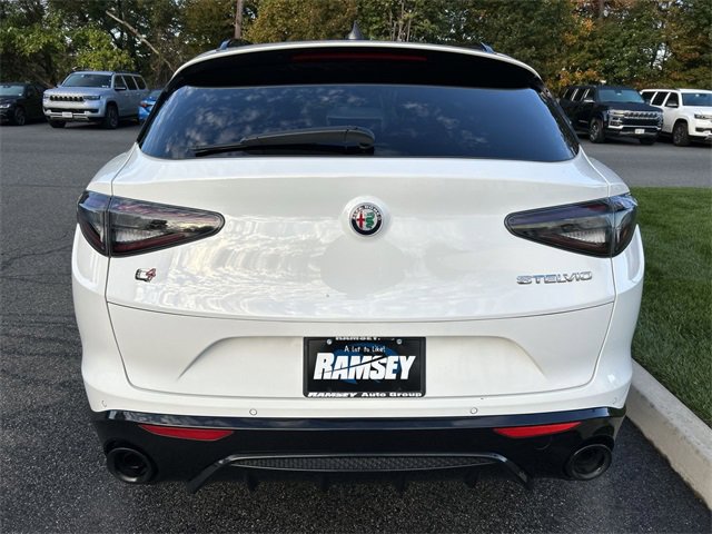 Used 2024 Alfa Romeo Stelvio Veloce image 25