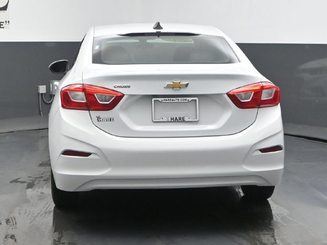 Used 2017 Chevrolet Cruze LS FWD image 38
