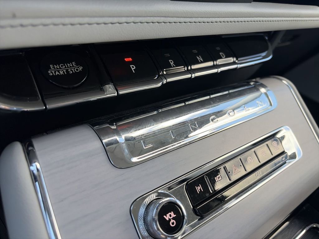 Used 2025 Lincoln Aviator Reserve w/ Equipment Group 201A image 20