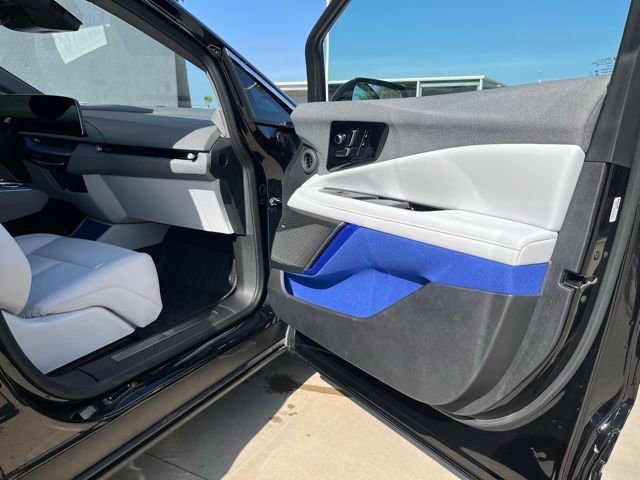 Used 2025 Cadillac Optiq Luxury 1 image 24