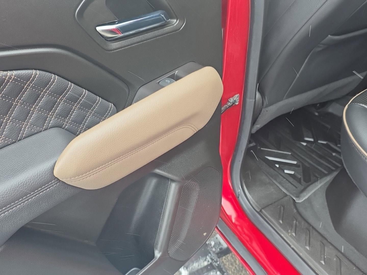Used 2024 GMC Canyon Denali AWD/4WD image 16