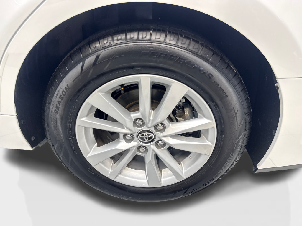 Used 2025 Toyota Camry LE FWD image 86