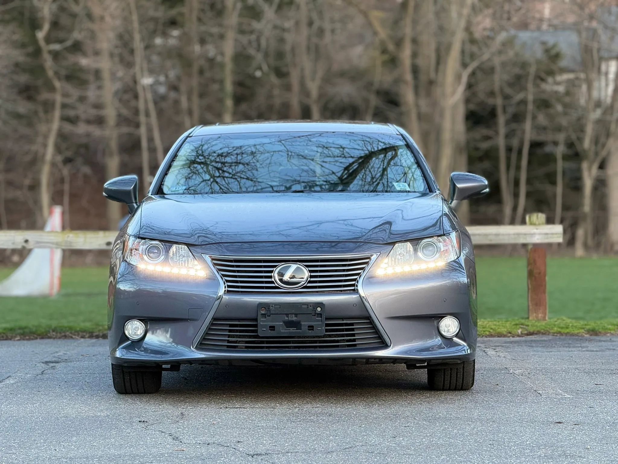 Used 2013 Lexus ES 350 w/ Luxury Pkg FWD image 3