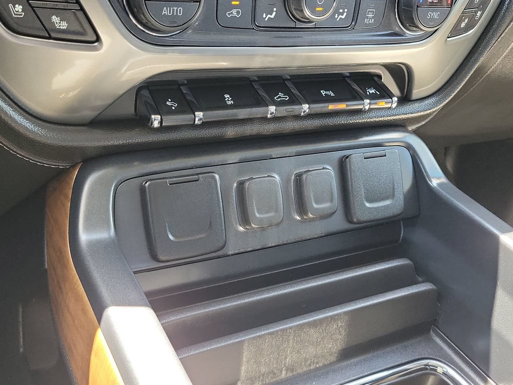 Used 2018 Chevrolet Silverado 1500 LTZ w/ Sport Package AWD/4WD image 18