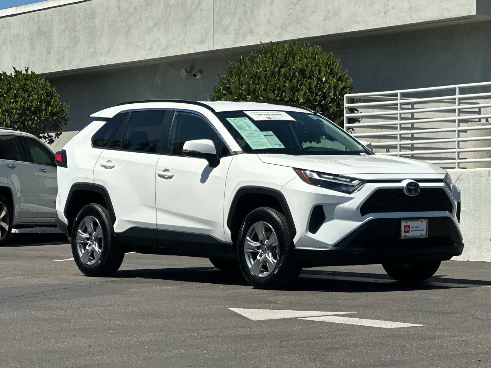 Used 2025 Toyota RAV4 XLE FWD image 8