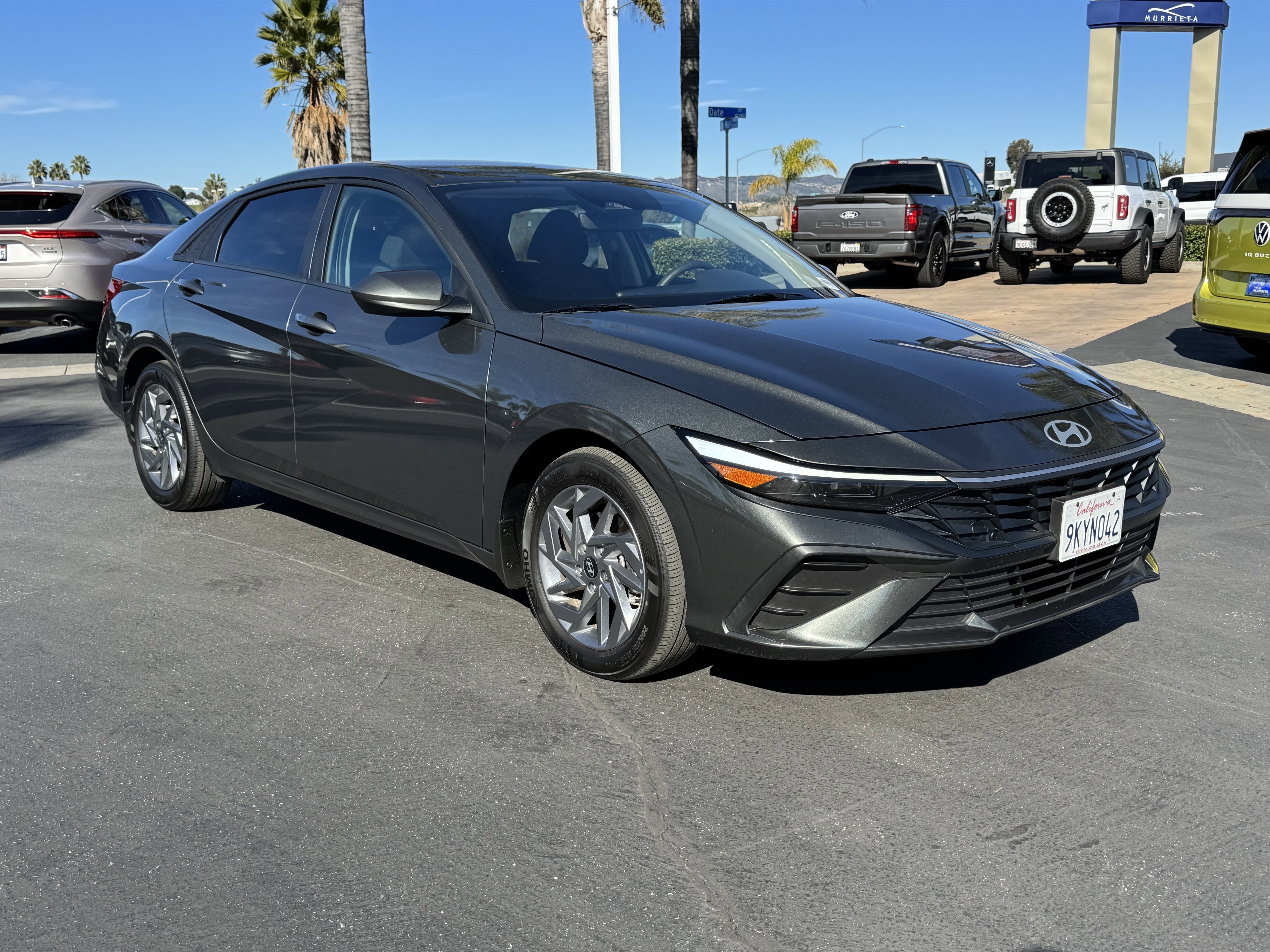 Used 2024 Hyundai Elantra SEL image 2