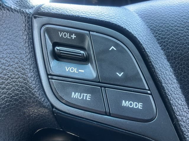 Used 2017 Hyundai Santa Fe SE AWD/4WD image 17