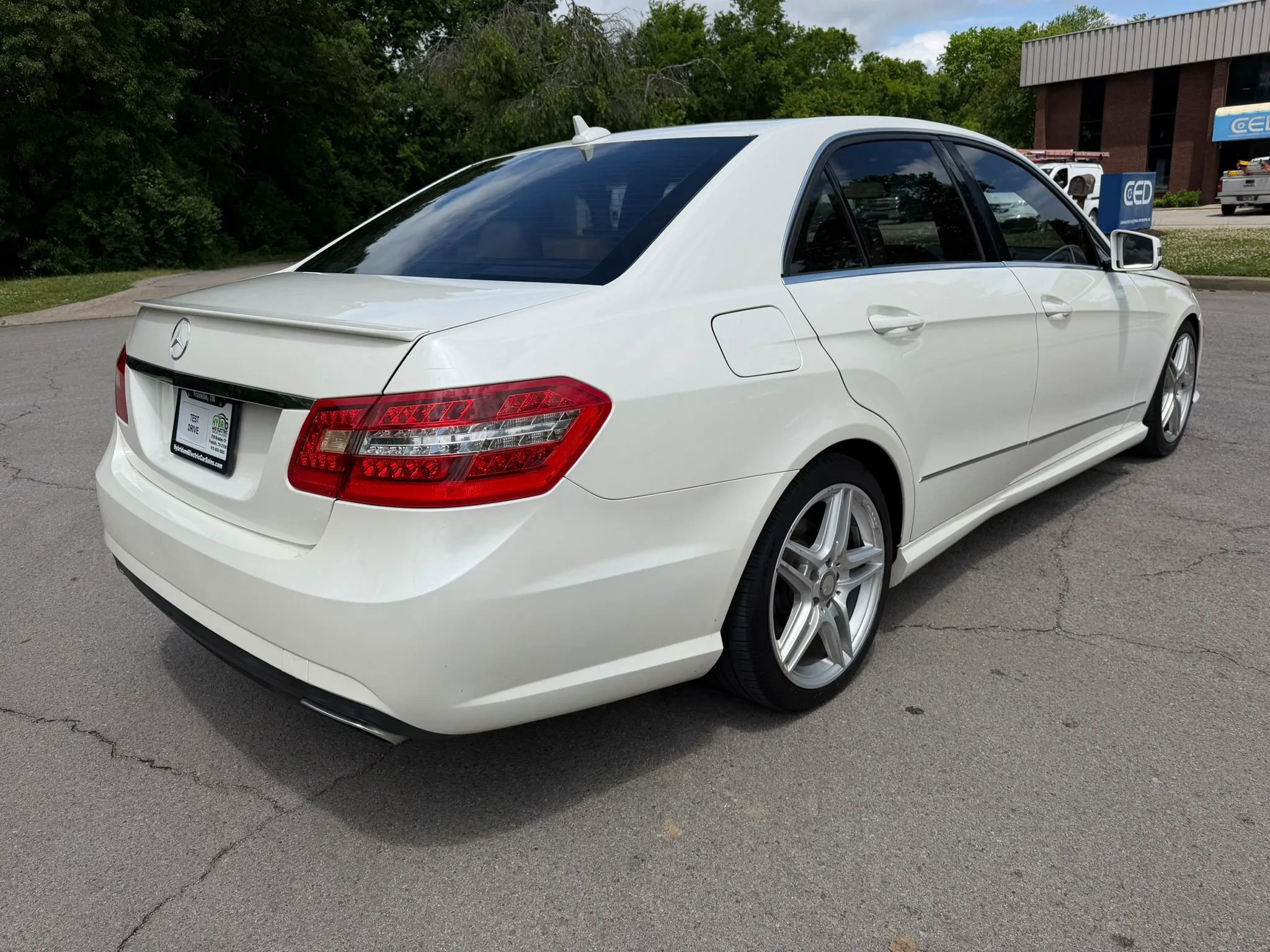 Used 2011 Mercedes-Benz E 350 Sedan image 4