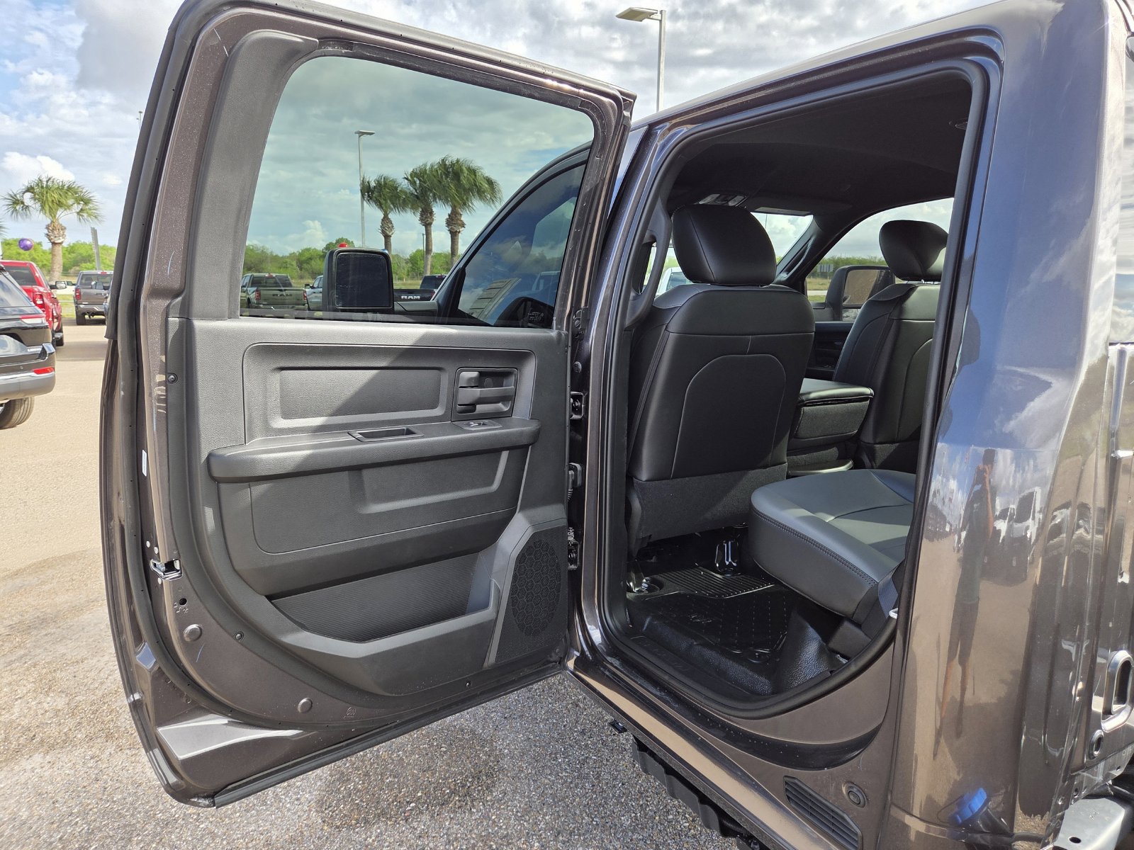 New 2026 RAM 3500 Tradesman AWD/4WD image 16