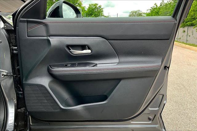 Certified 2025 Nissan Kicks SR FWD image 22