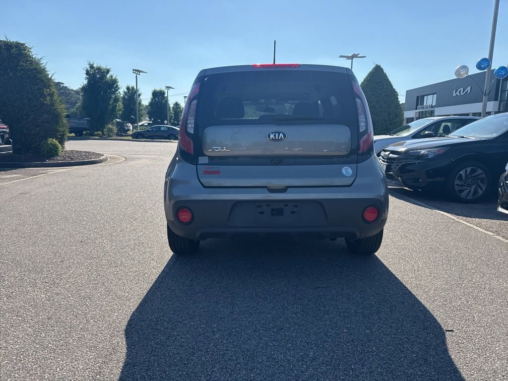 Used 2017 Kia Soul w/ Convenience Package FWD image 4