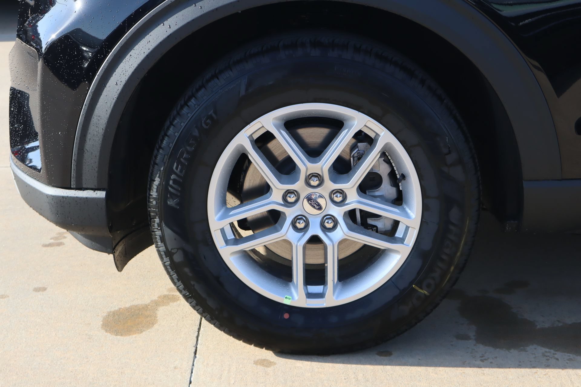 New 2026 Ford Explorer Active AWD/4WD image 18