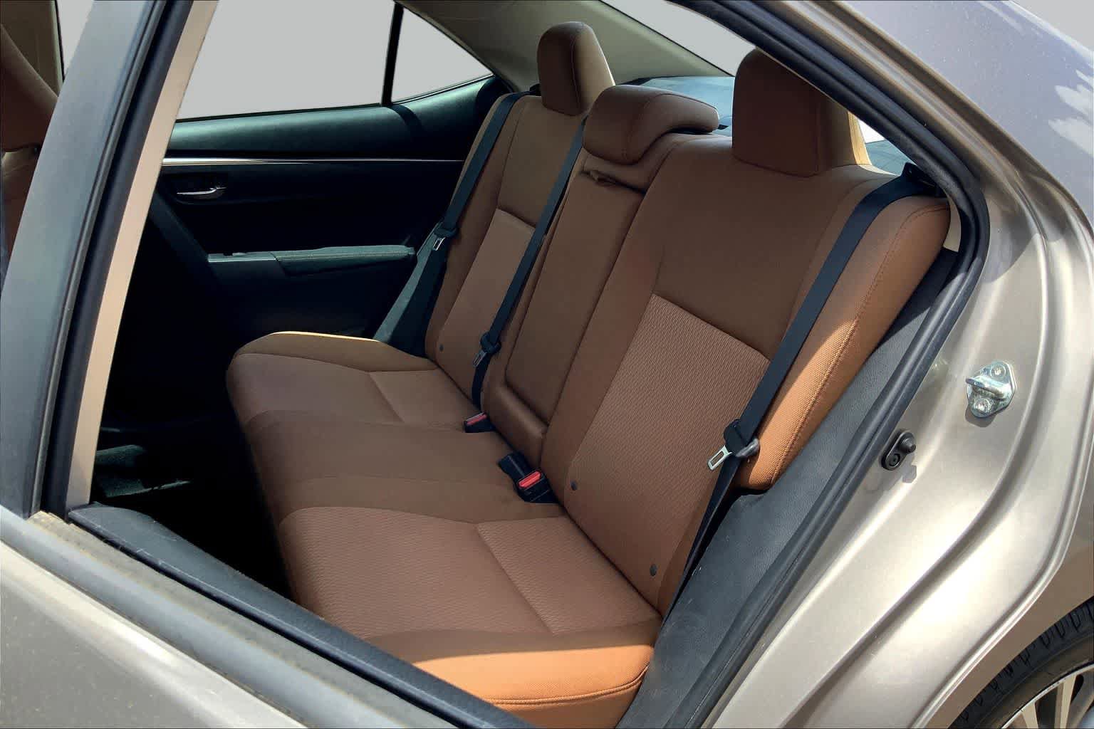 Used 2015 Toyota Corolla LE FWD image 21