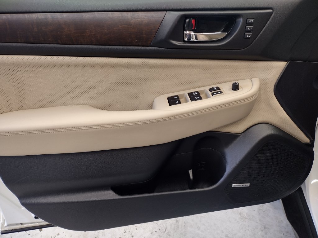 Used 2017 Subaru Outback 3.6R Limited AWD/4WD image 20