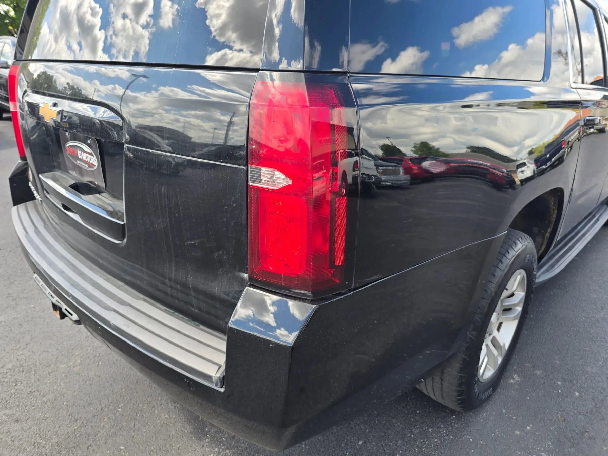Used 2017 Chevrolet Suburban LT image 33