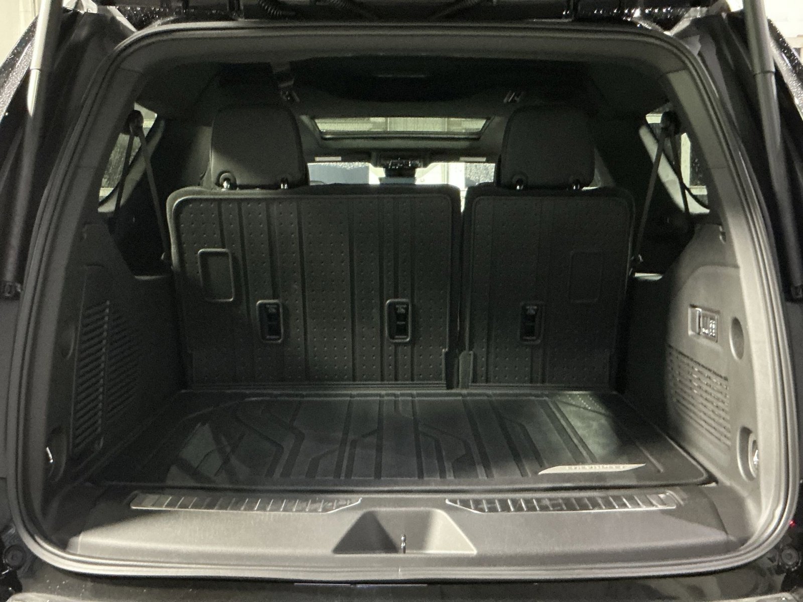 New 2026 Chevrolet Suburban High Country image 35