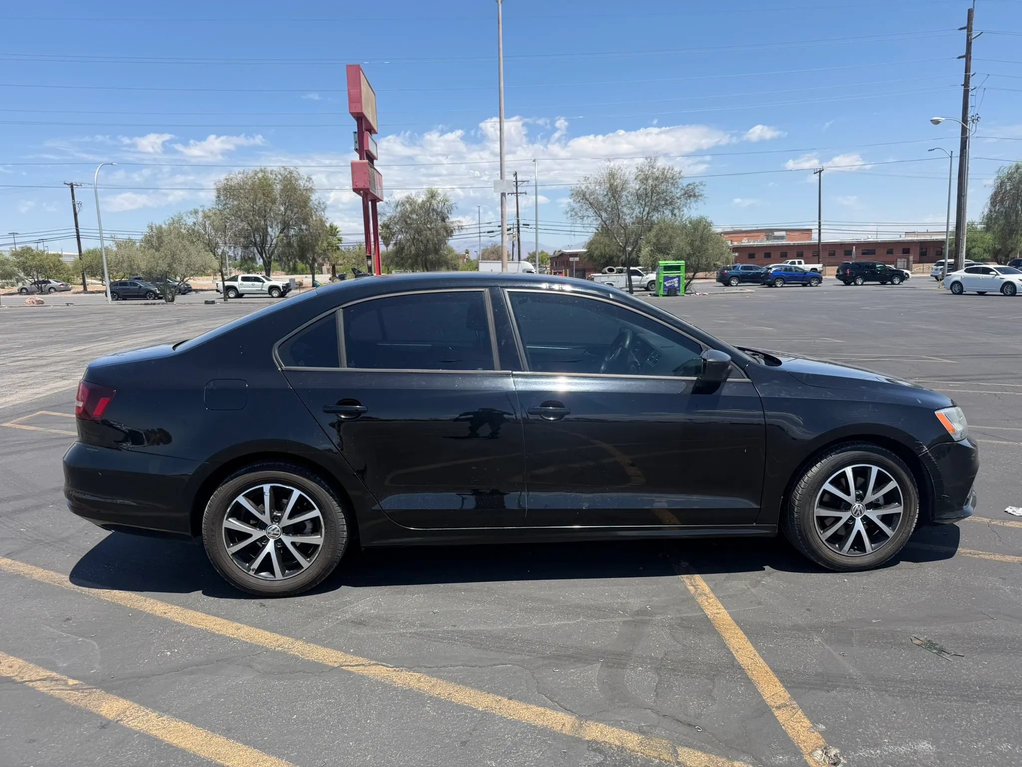 Used 2016 Volkswagen Jetta SE FWD image 6