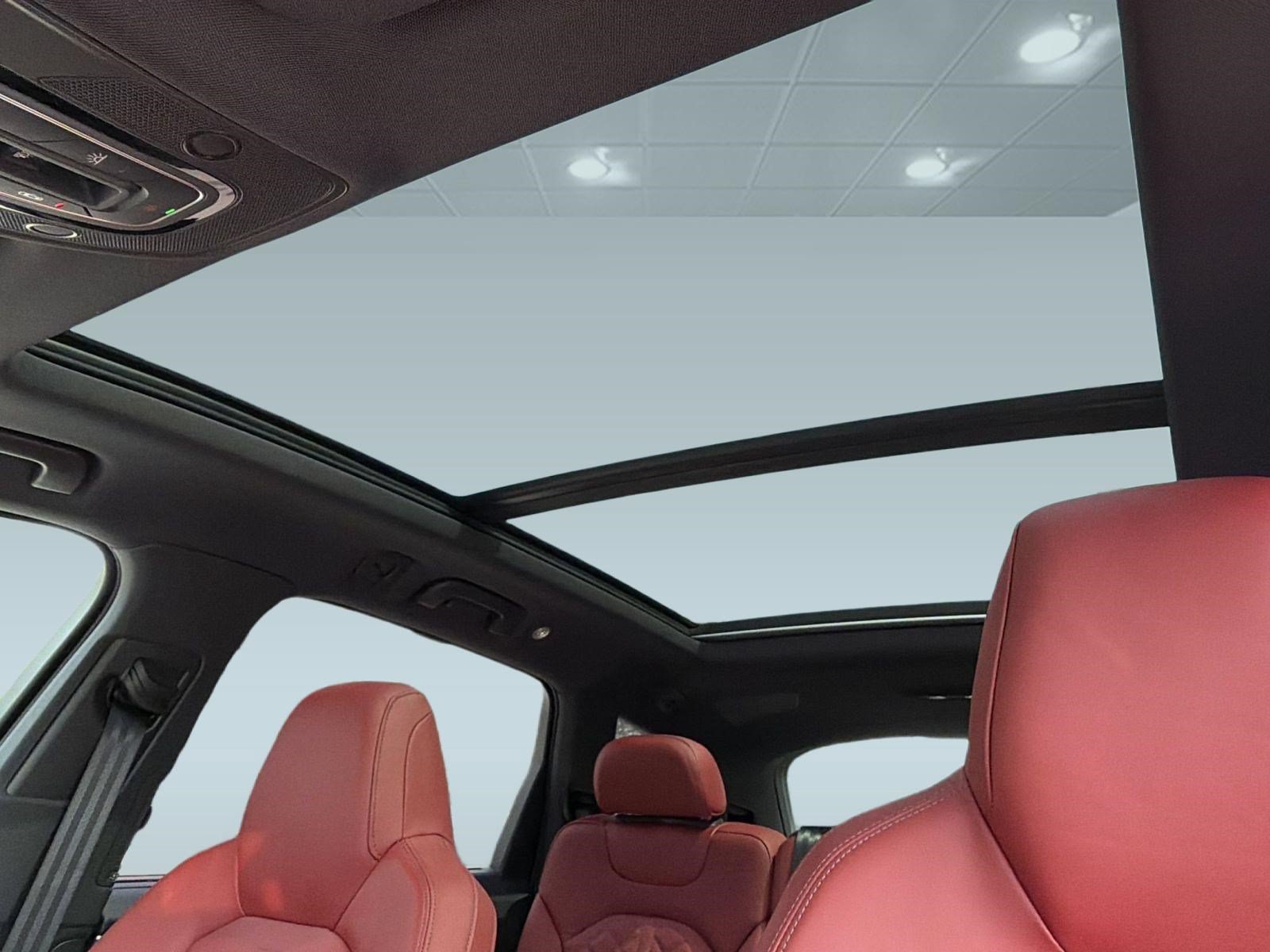 New 2026 Audi SQ7 Premium Plus AWD/4WD image 24