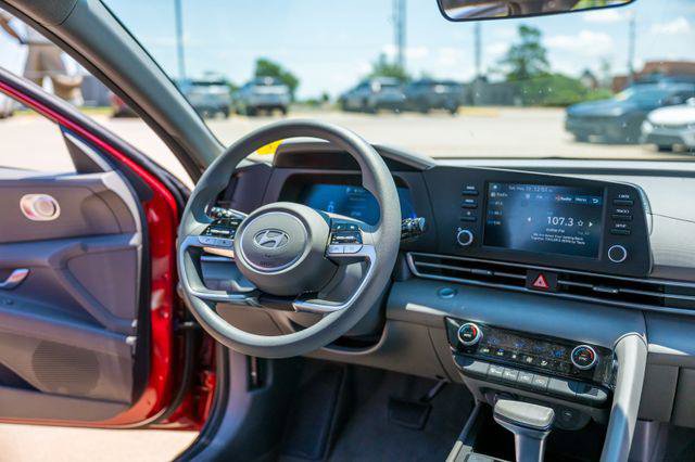 New 2026 Hyundai Elantra Hybrid FWD image 15