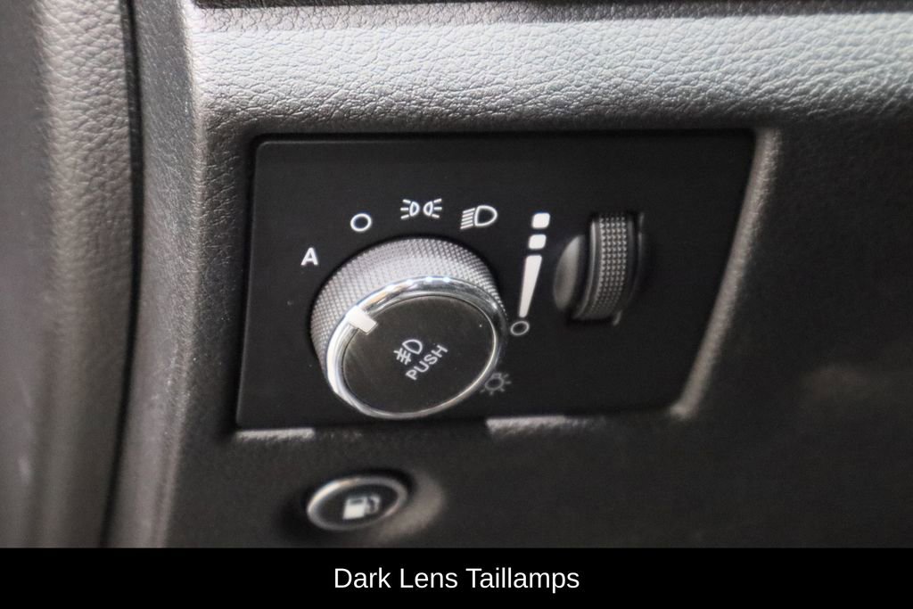 Used 2018 Jeep Grand Cherokee Altitude image 22