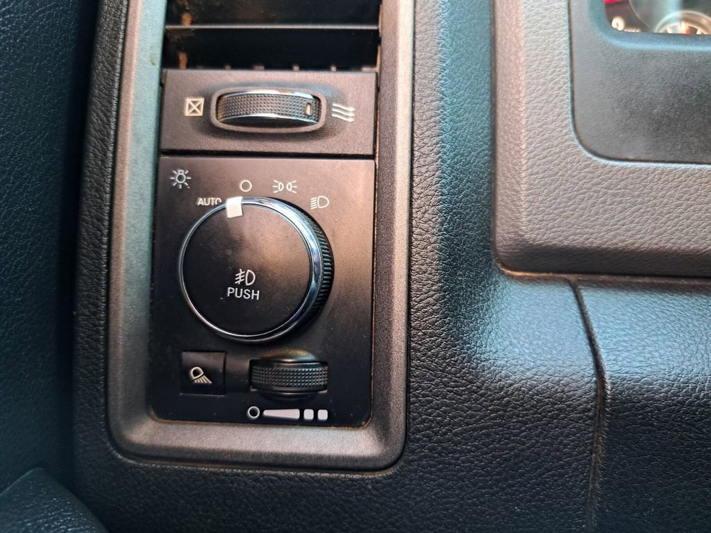 Used 2018 RAM 1500 Express w/ Express Value Package image 16