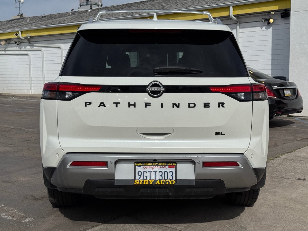 Used 2023 Nissan Pathfinder SL w/ Black Appearance Package FWD image 12