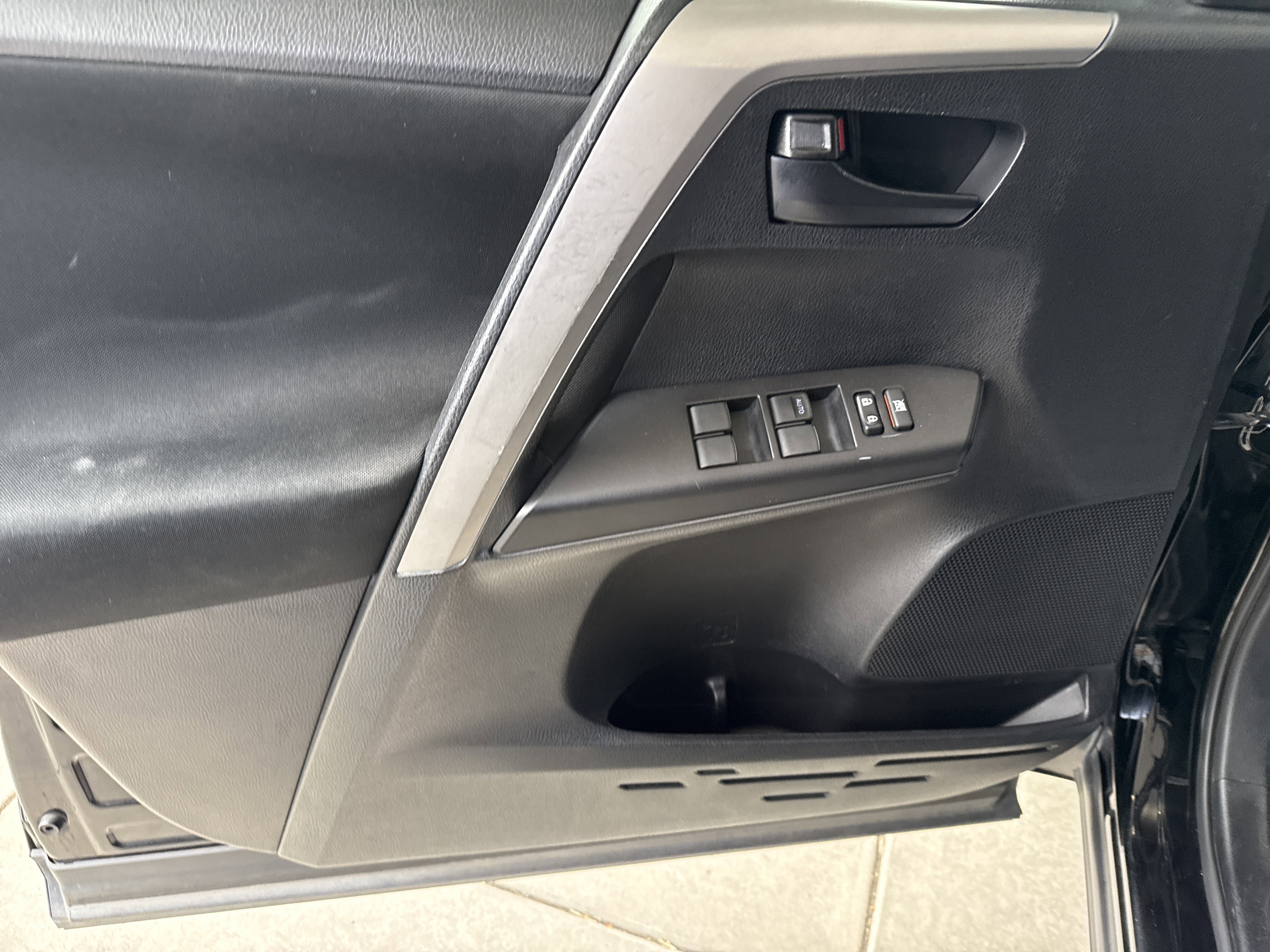 Used 2017 Toyota RAV4 LE w/ All Weather Liner Package image 21