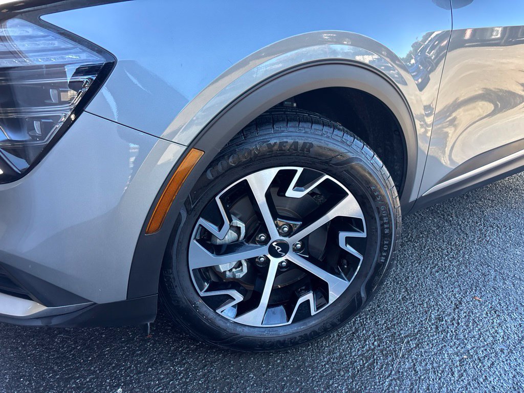 Used 2024 Kia Sportage EX AWD/4WD image 2