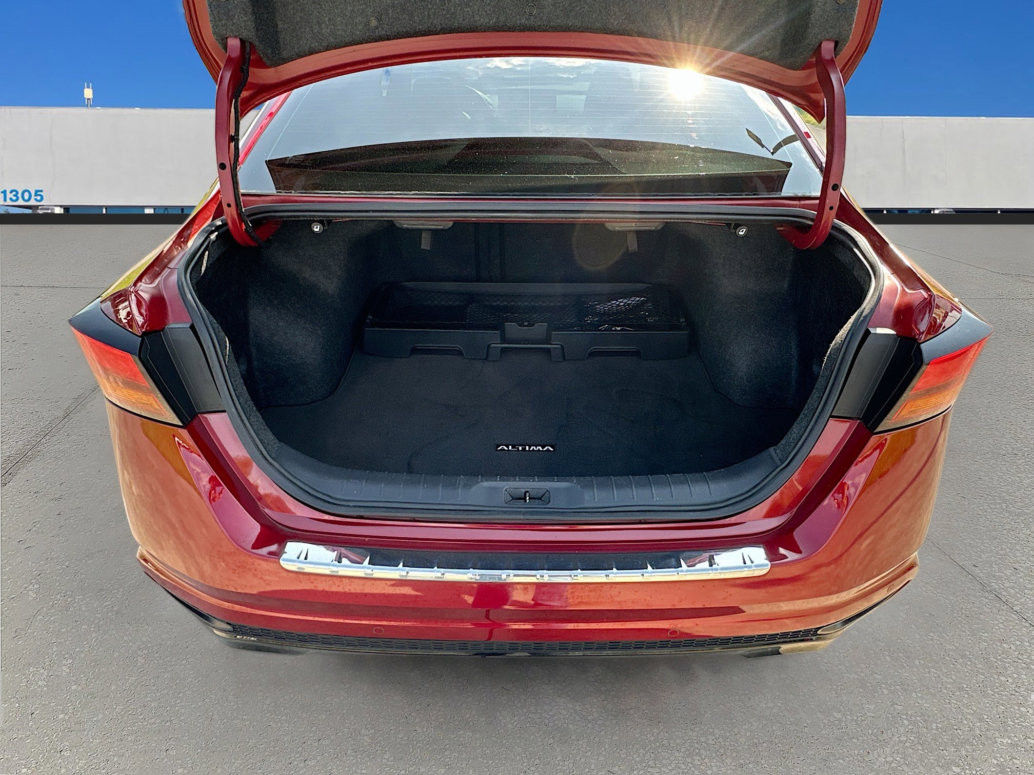 Used 2023 Nissan Altima 2.5 SR w/ SR Premium Package image 24