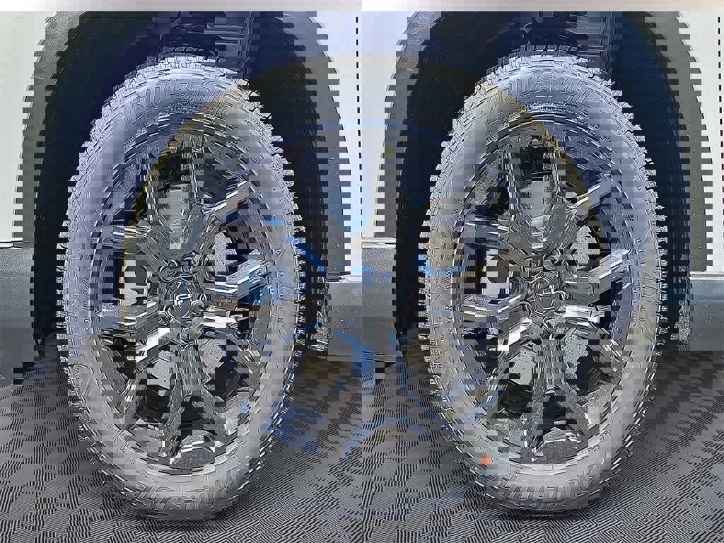 New 2025 Honda Pilot Touring image 5