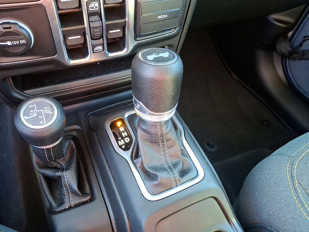 Certified 2025 Jeep Wrangler Unlimited Sahara AWD/4WD image 4