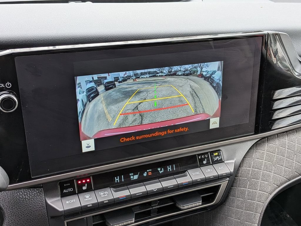 Used 2025 Toyota Camry XLE AWD/4WD image 19