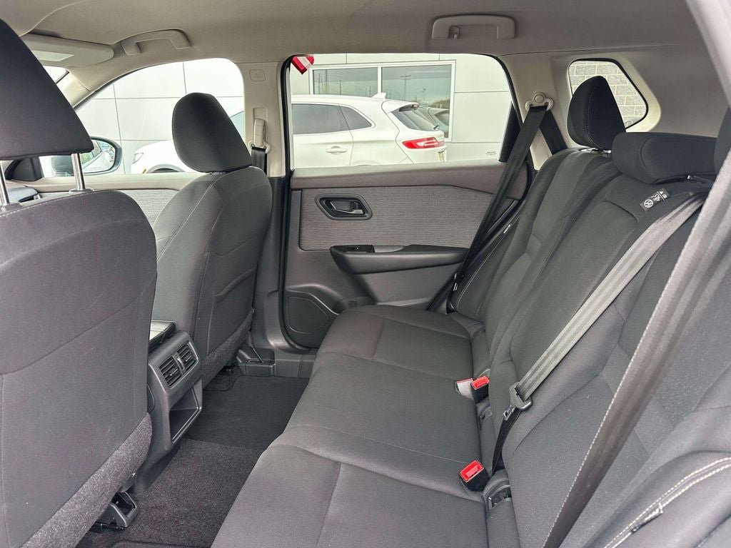 Used 2023 Nissan Rogue S FWD image 10