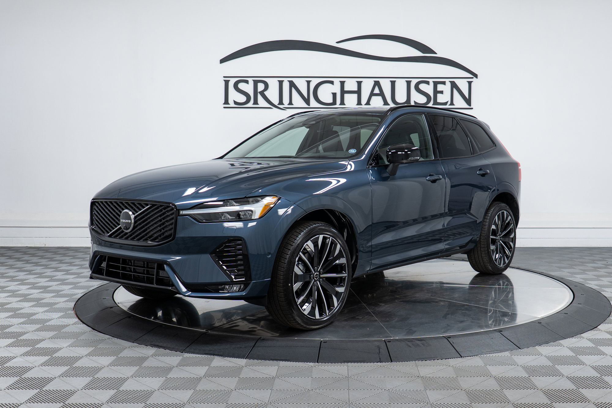 New 2026 Volvo XC60 B5 Ultra w/ Climate Package