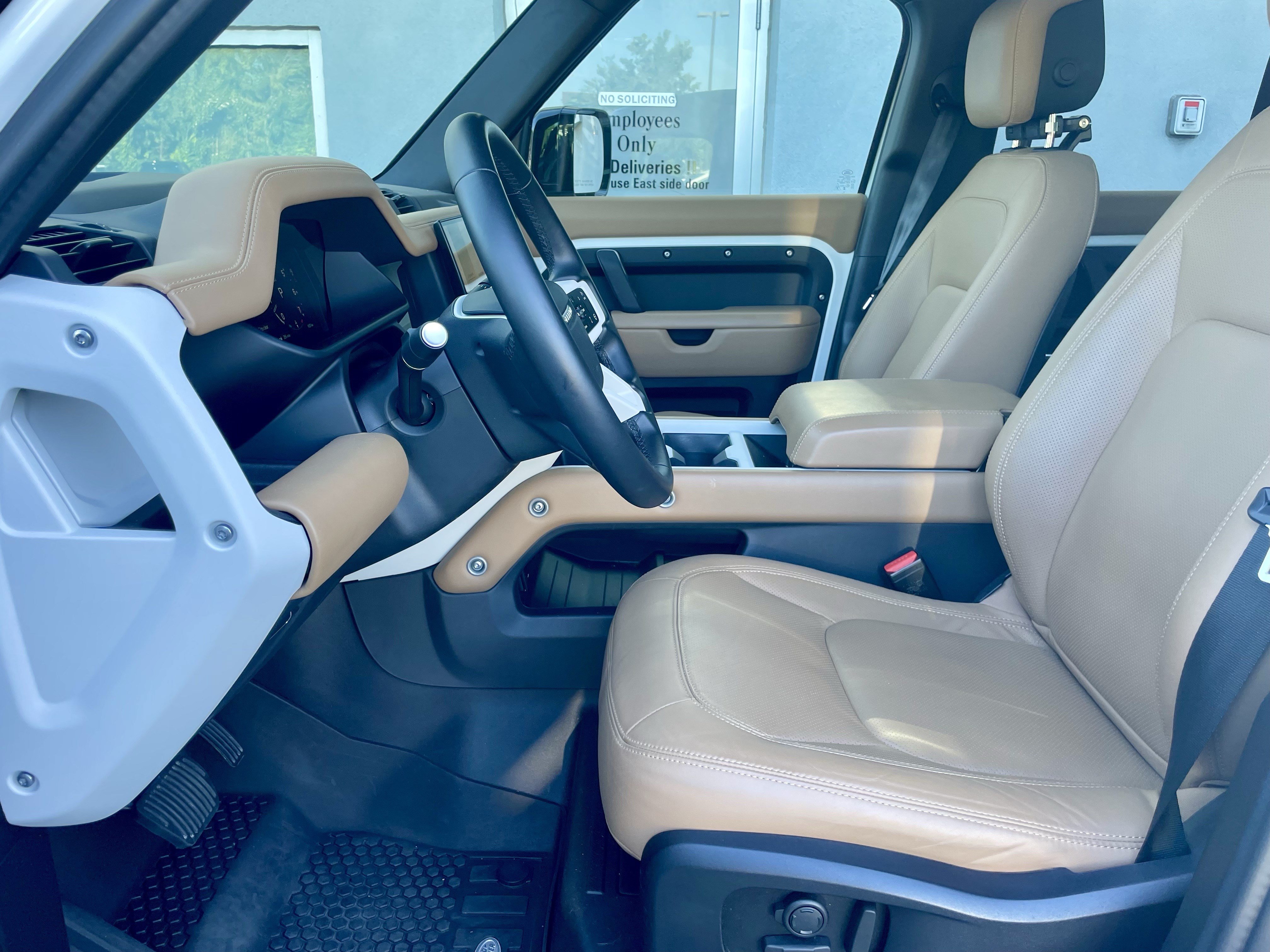 Certified 2025 Land Rover Defender 110 X-Dynamic SE AWD/4WD image 14