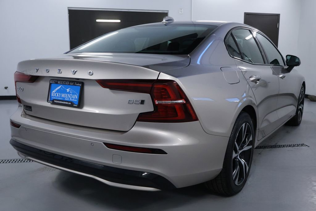 Used 2024 Volvo S60 B5 Core image 7