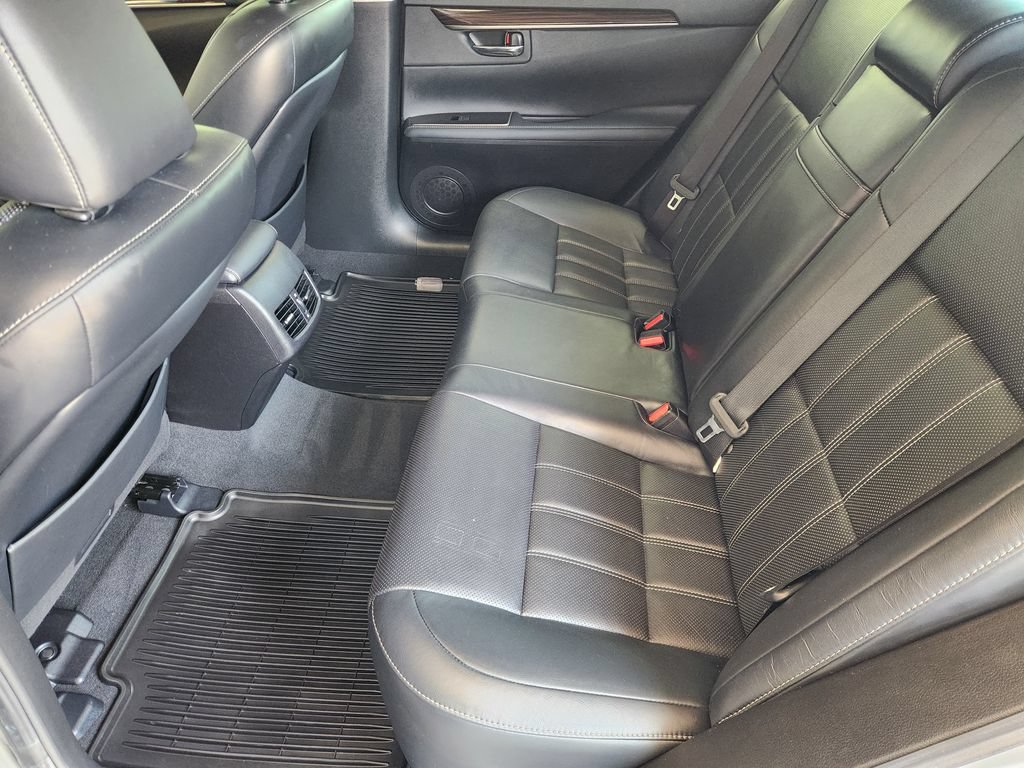 Used 2016 Lexus ES 350 w/ Luxury Package w/Wood Trim FWD image 30