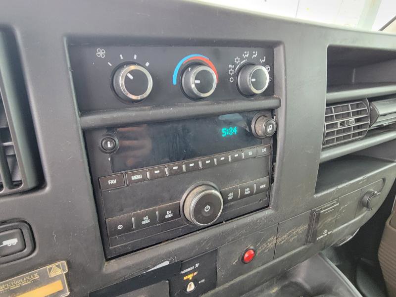 Used 2016 Chevrolet Express 2500 image 21